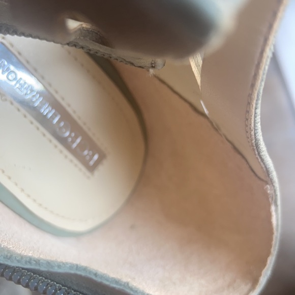 BCBG 3.5 heel wedges - Picture 8 of 9